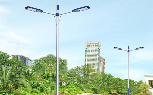 江达太阳能路灯地脚螺栓规格：防止倾倒的关键