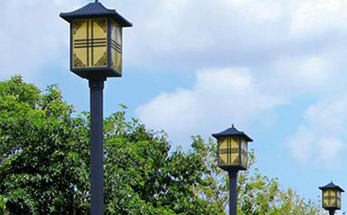 江达庭院灯安装间距与布灯设计全解析