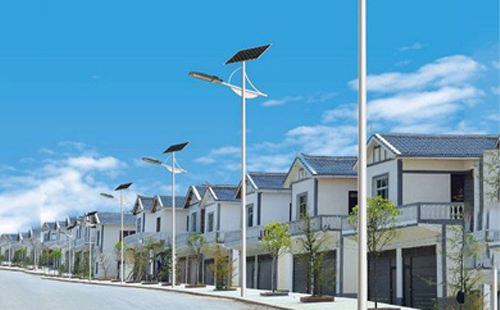 江达太阳能路灯配置与在乡村道路照明中的应用